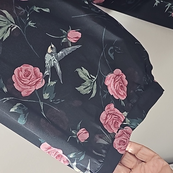 Catherine Malandrino blouse, size 2X. Black with roses and lovely blue birds. - Picture 4 of 12